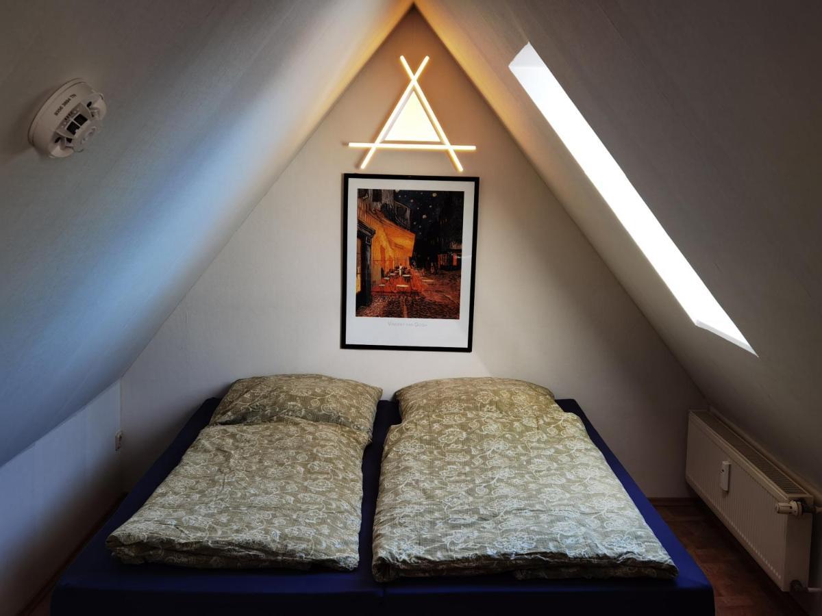 Gemuetliche Dachwohnung Mit Kleiner Oder Grosser Dachterrasse Nebeneinander Wolmirstedt Dış mekan fotoğraf