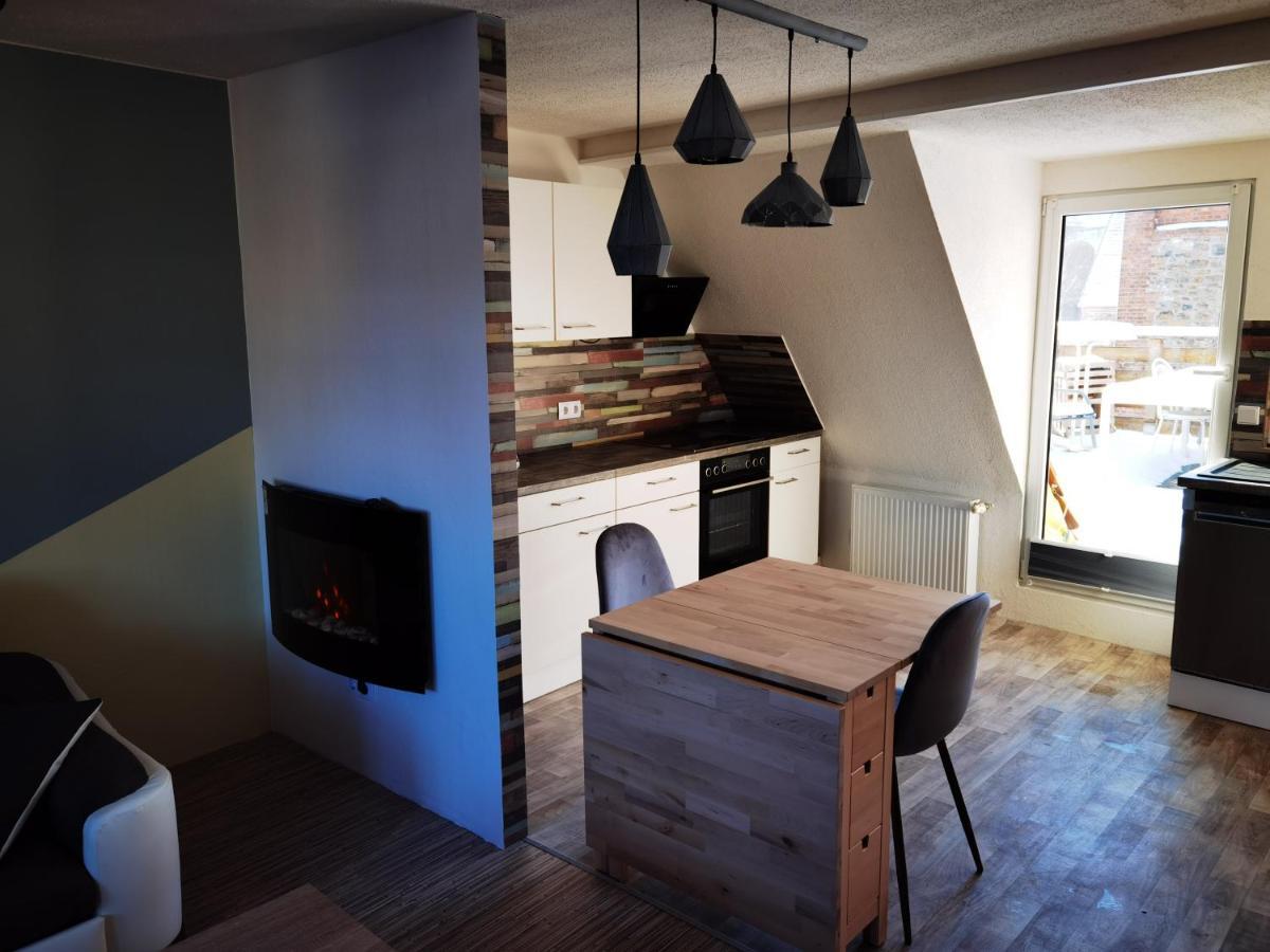 Gemuetliche Dachwohnung Mit Kleiner Oder Grosser Dachterrasse Nebeneinander Wolmirstedt Dış mekan fotoğraf