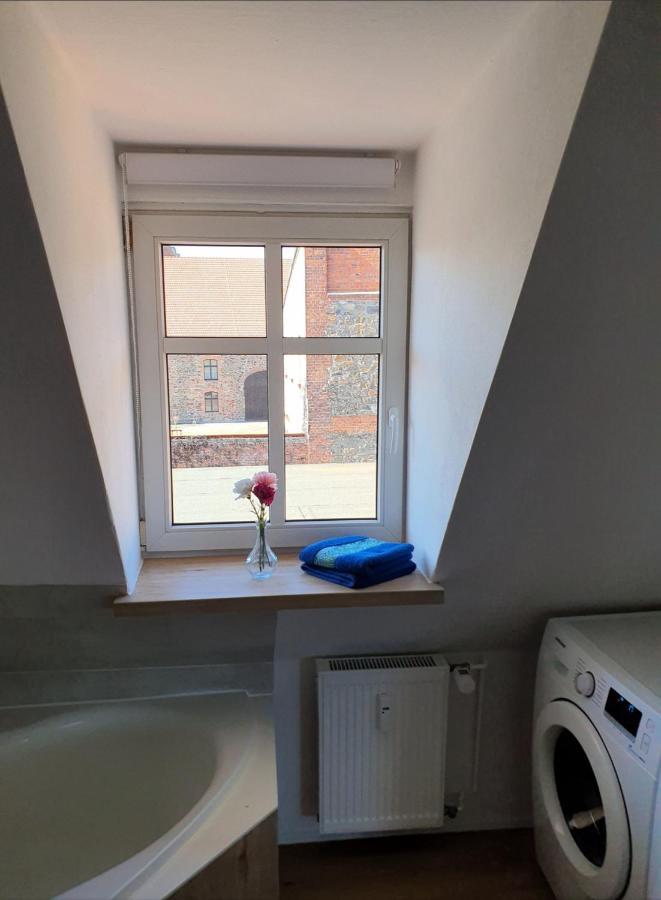 Gemuetliche Dachwohnung Mit Kleiner Oder Grosser Dachterrasse Nebeneinander Wolmirstedt Dış mekan fotoğraf