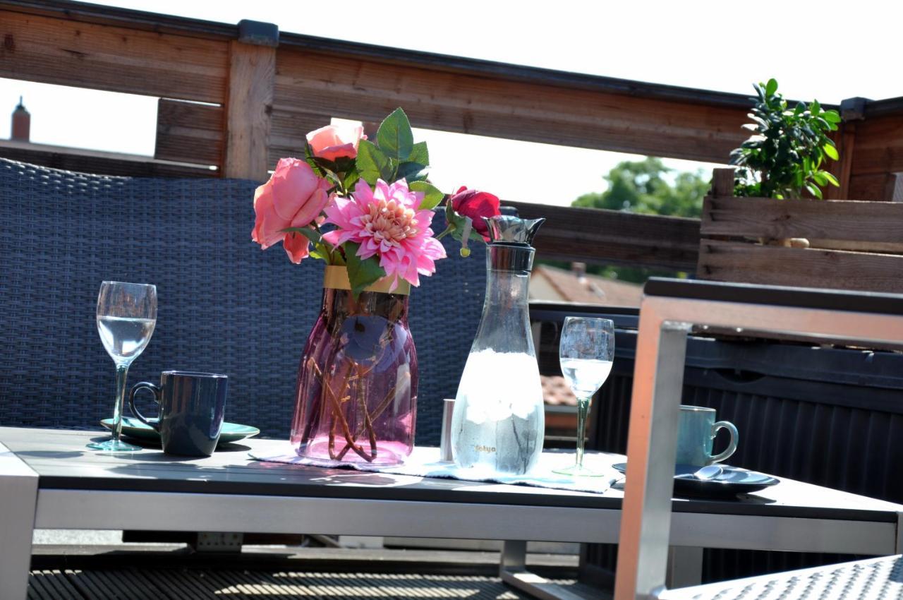 Gemuetliche Dachwohnung Mit Kleiner Oder Grosser Dachterrasse Nebeneinander Wolmirstedt Dış mekan fotoğraf