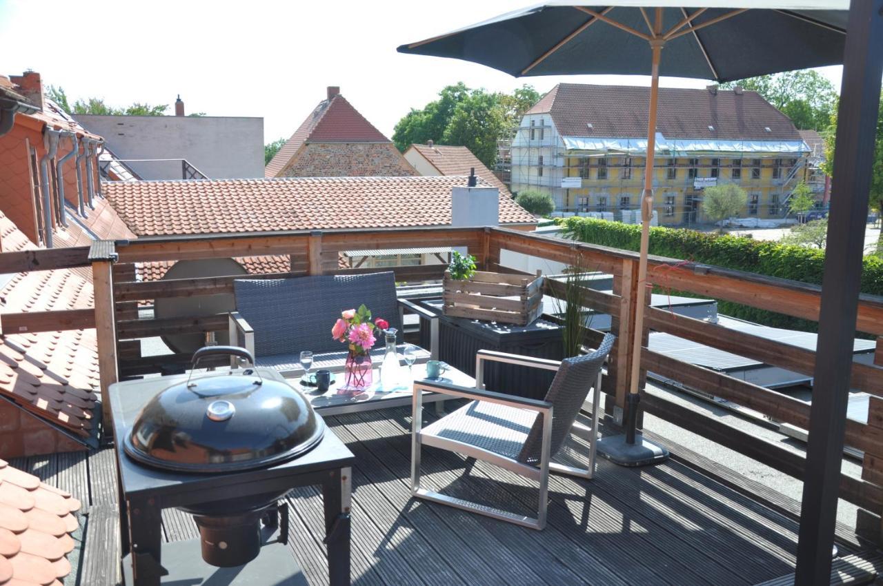 Gemuetliche Dachwohnung Mit Kleiner Oder Grosser Dachterrasse Nebeneinander Wolmirstedt Dış mekan fotoğraf